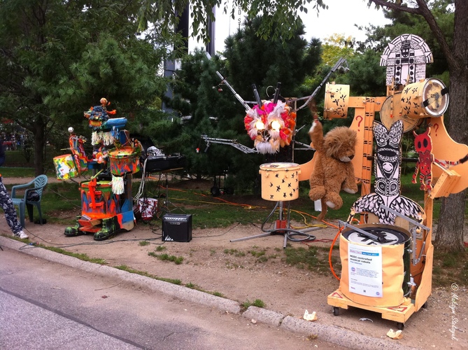 Робот-барабанщик