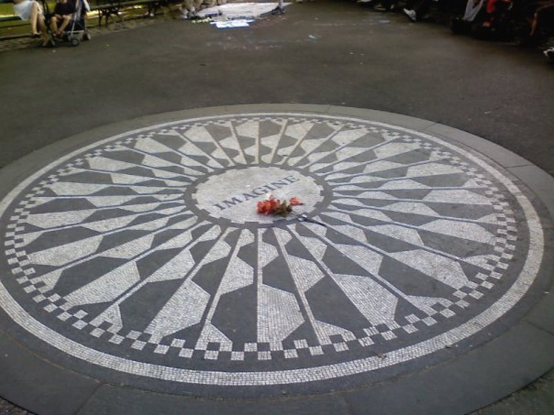 Меморіал Джону Леннону