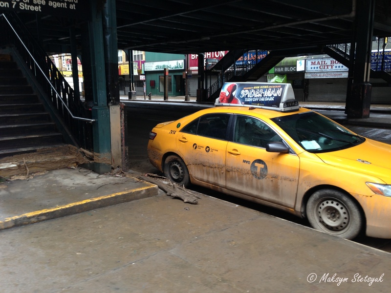 Сходи метро і рівень нанесеною грязюки