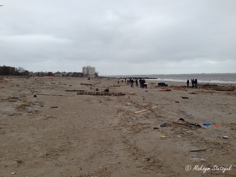 Уламки принесені з іншого берегу, чи то The Rockaways чи то NJ...