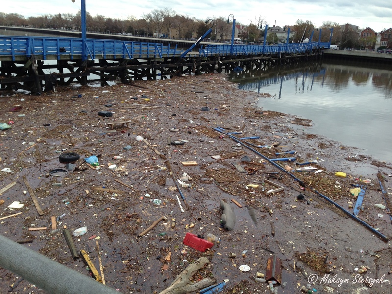 Міст на каналі Sheepshead Bay розвалений