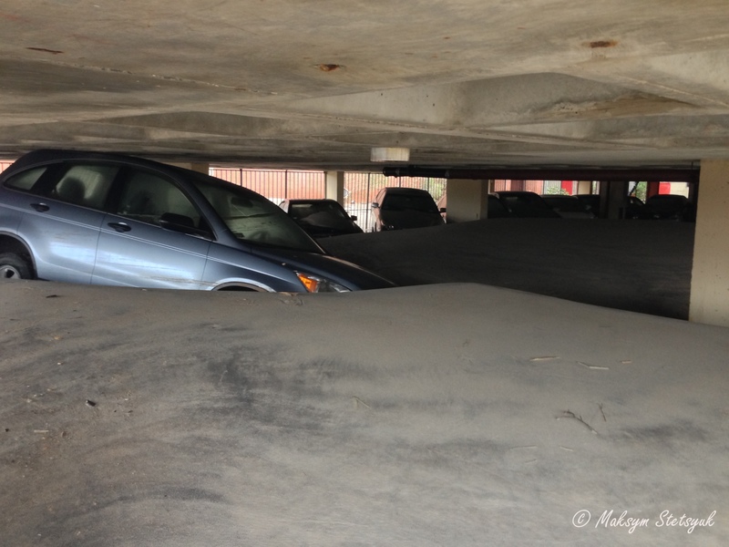 Парковка під будинком