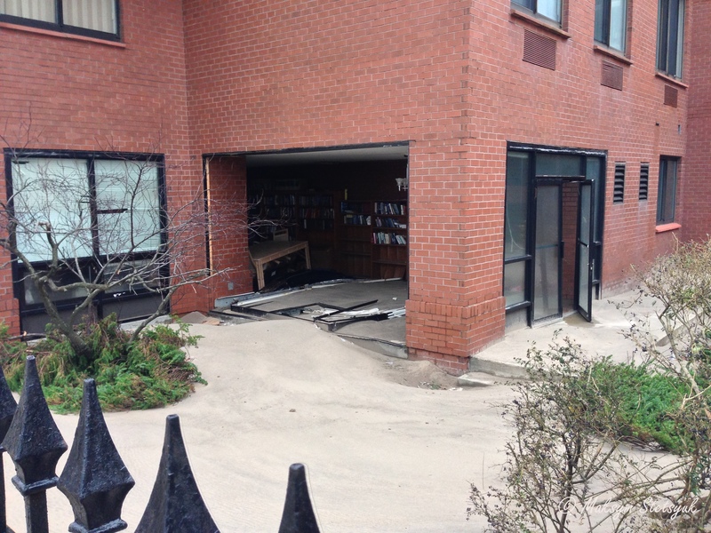 Приватну бібліотеку розвалило